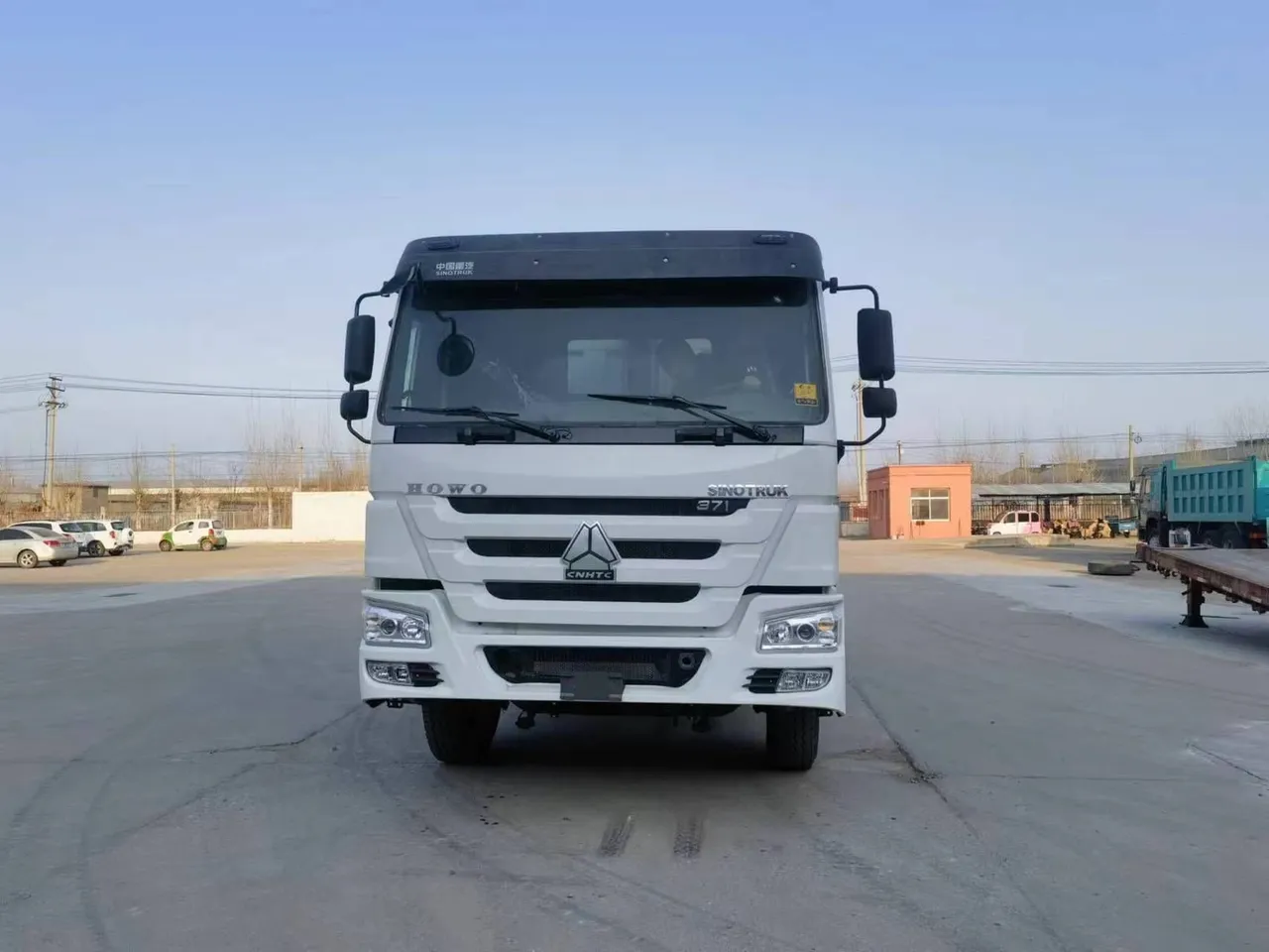 HOWO 6x4 U-shaped dump truck for sticky bulk materials
