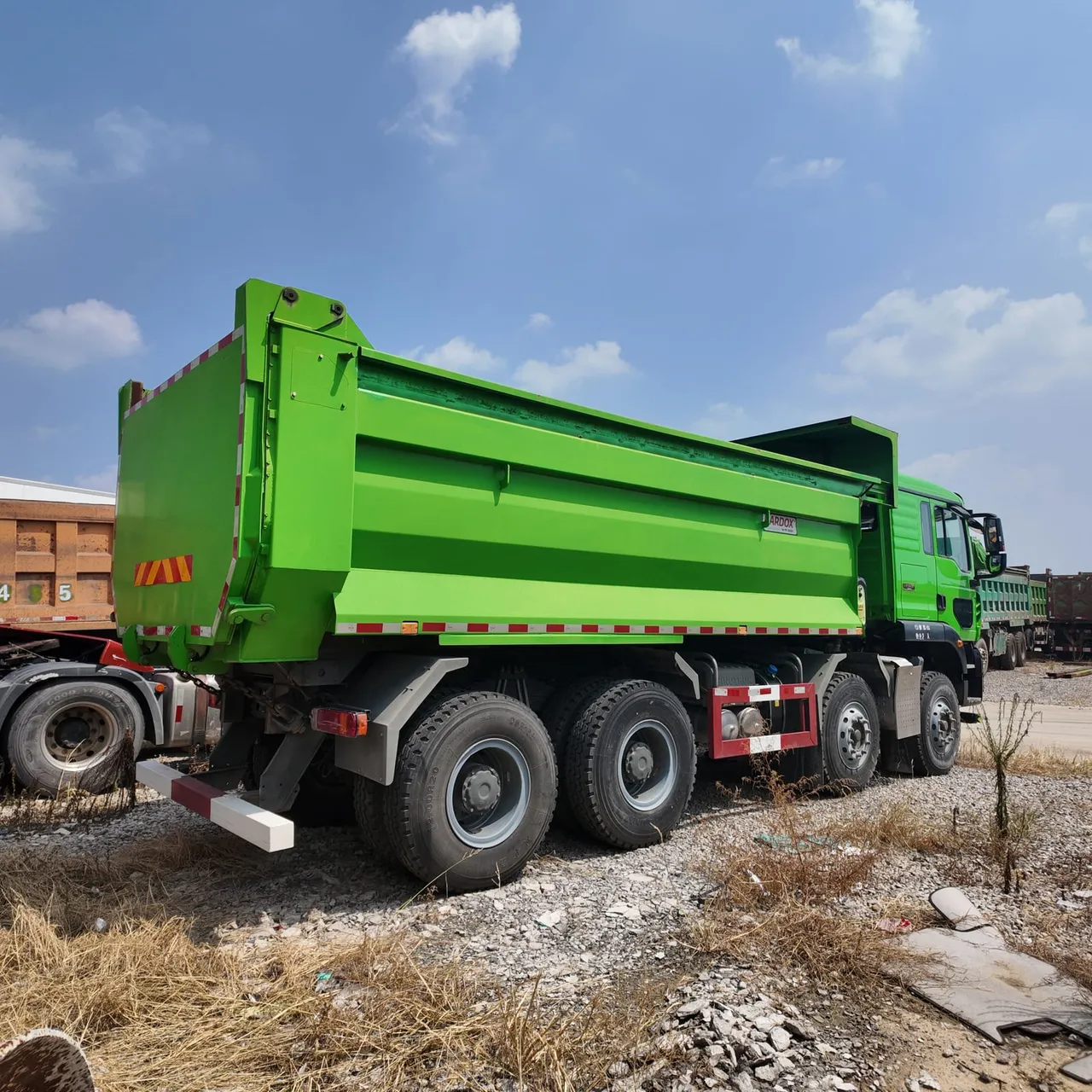 HOHAN used 8x4 heavy dump truck tipper lorry export China