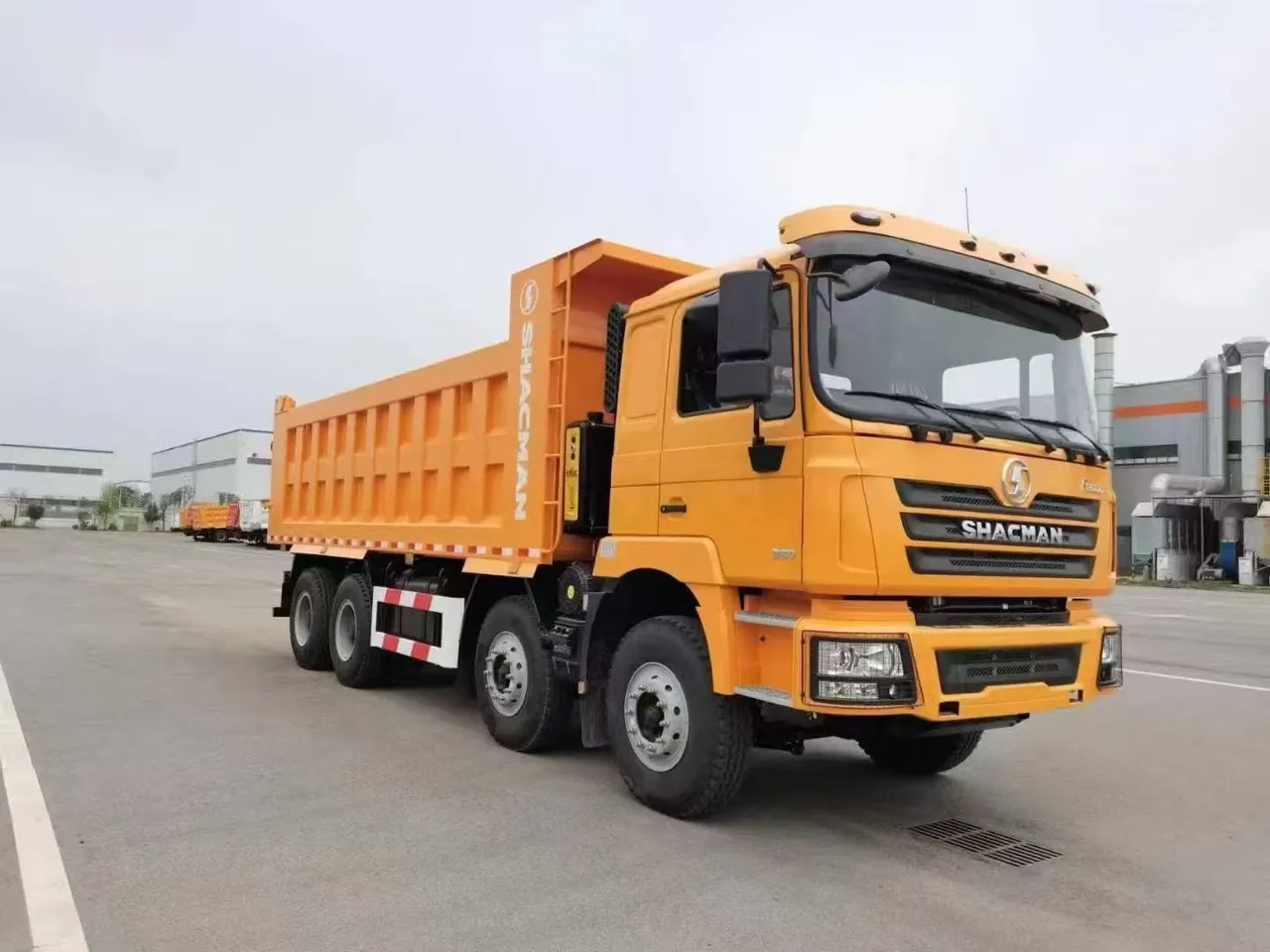 Used HOWO dump truck for comparison with SHACMAN tipper range
