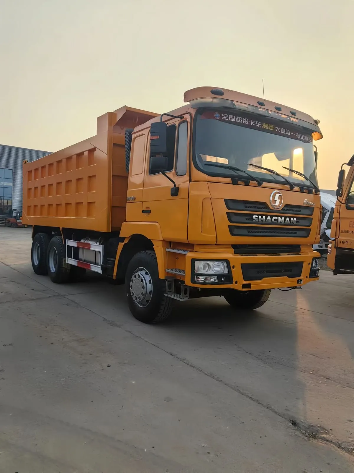 Used SHACMAN F3000 8x4 dump truck 380HP Weichai ready for export to Africa